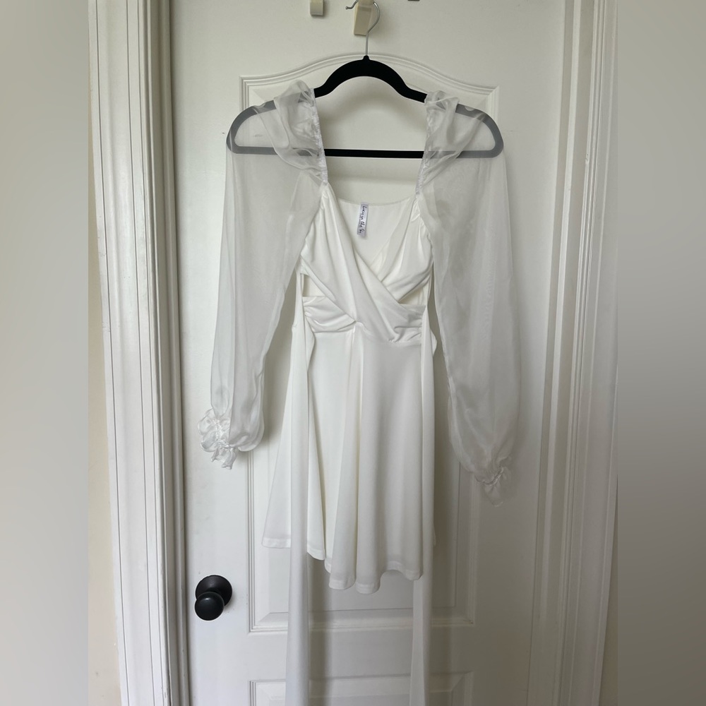 Lucy In The Sky white/light ivory-ish cut-out waist, tie front white dress XS